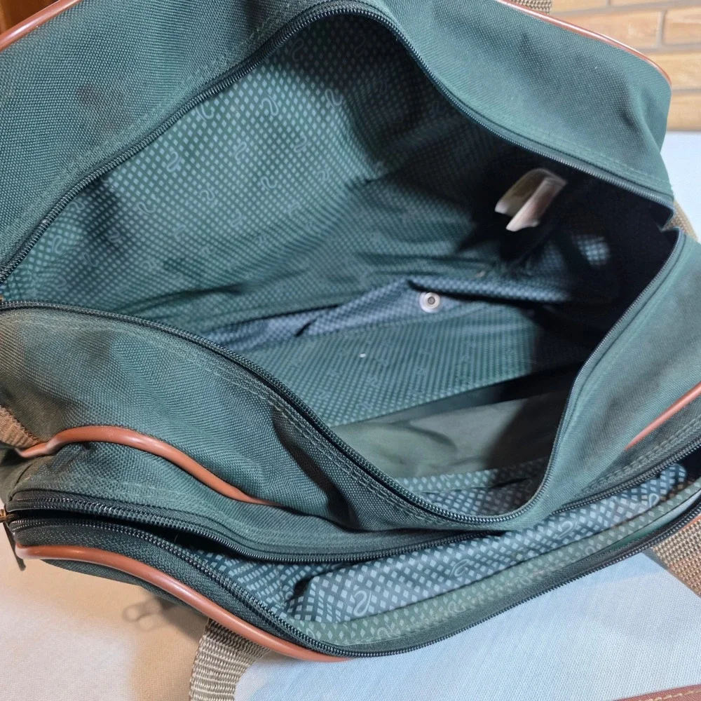 Ricardo Beverly Hills Green Canvas Duffel Bag Travel Carry On Weekend Bag